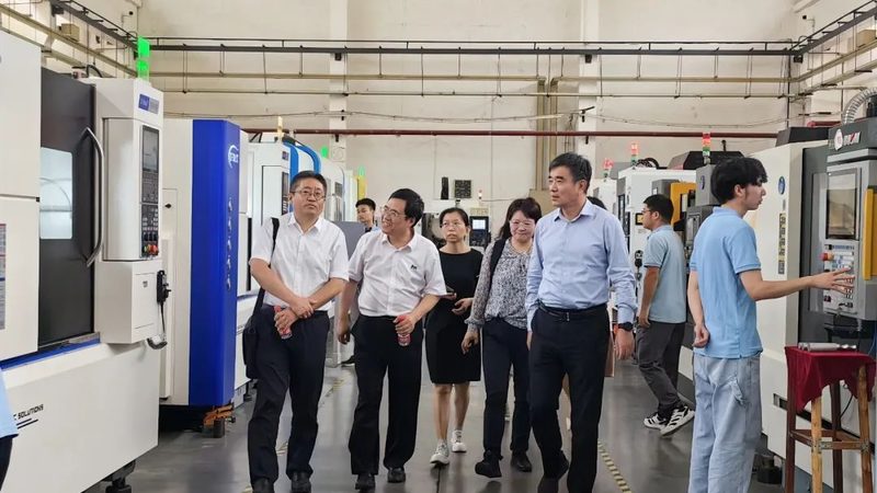 模具钢SKD61与H13：性能对比与选型指南